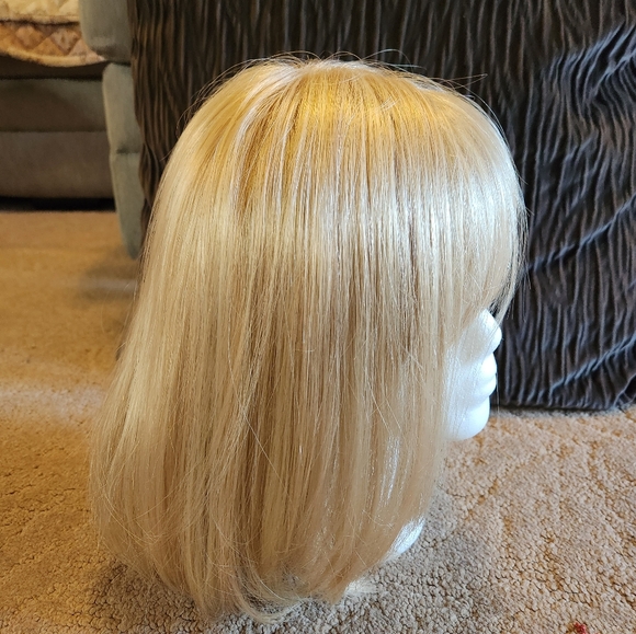 WIG - Picture 4 of 5